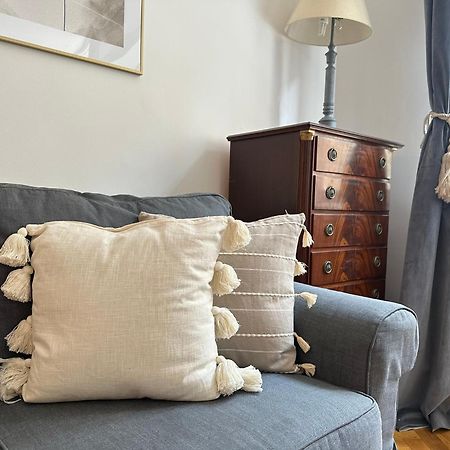 ורשה Charming Apartment At Old Town מראה חיצוני תמונה